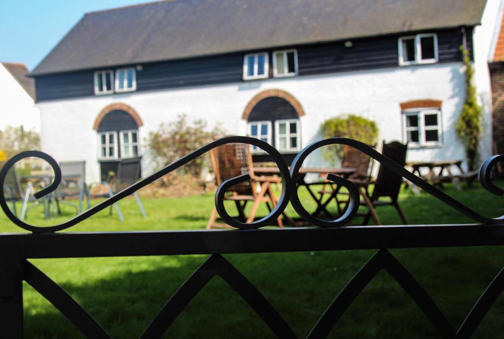 The Waggon And Horses Hotel Great Yeldham Exterior photo